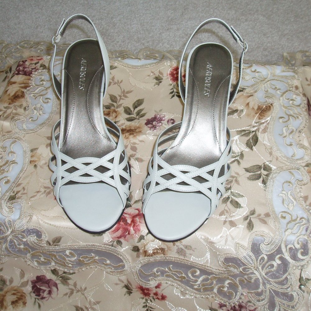 Aerosoles Whiteish Sandals Size 9 Medium width. European size 7.